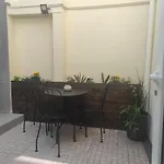 Lovely House דירה *