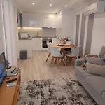 דירה Lovely House