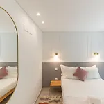 Lovely House דירה
