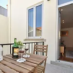 דירה Lovely House *
