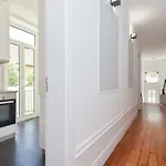Lovely House דירה *