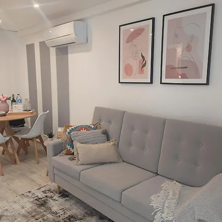 דירה Lovely House *