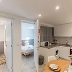 Διαμέρισμα Lovely House