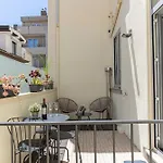 Διαμέρισμα Lovely House
