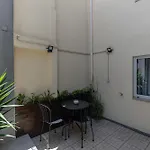 Διαμέρισμα Lovely House