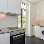 Διαμέρισμα Lovely House