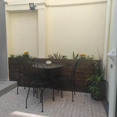 Lovely House Apartment *
