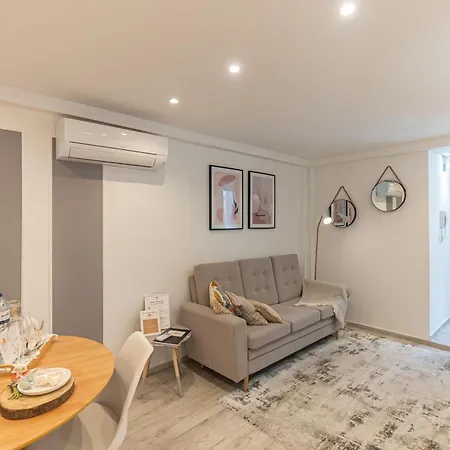 Lovely House Apartment *