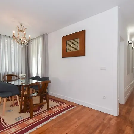 דירה Lovely House